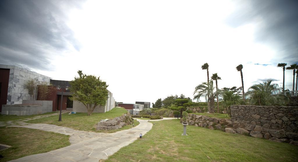 Stanford Hotel And Resort เมืองเชจู ภายนอก รูปภาพ