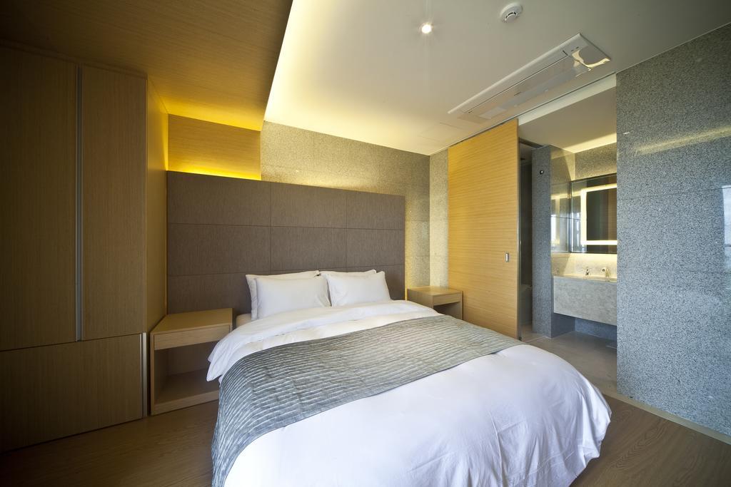 Stanford Hotel And Resort เมืองเชจู ภายนอก รูปภาพ